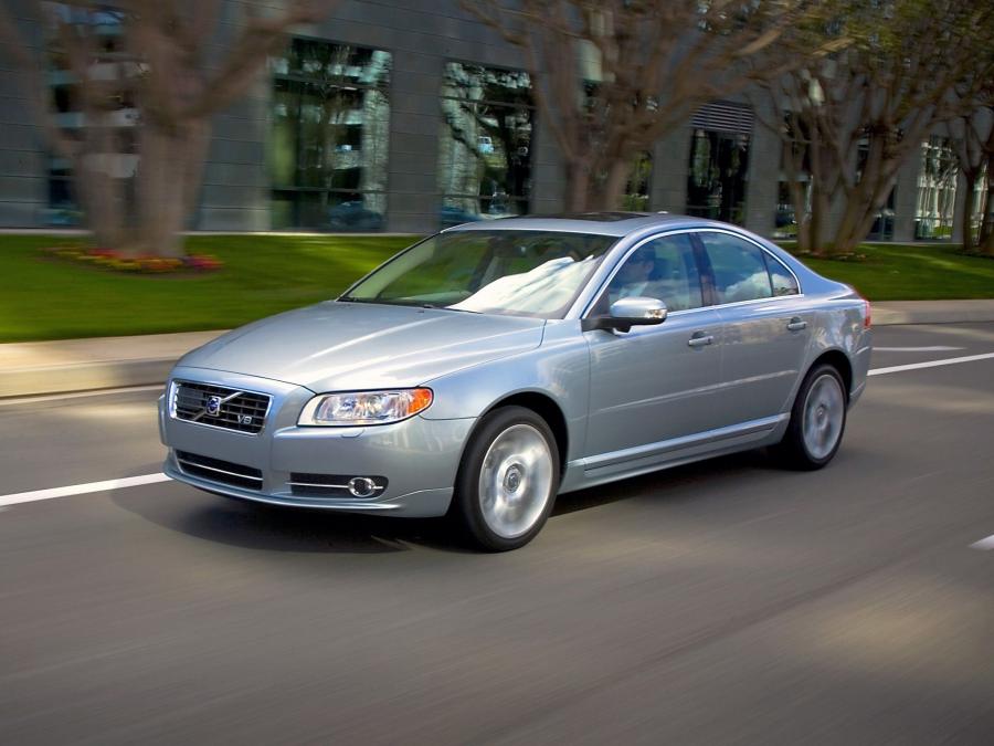  Volvo S80 V8 2007 года  (US) (фото 8 из 16)